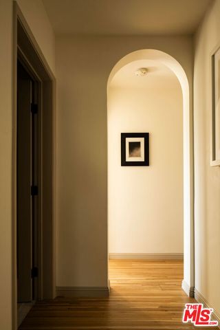 1825 Redesdale Avenue, Los Angeles, CA 90026