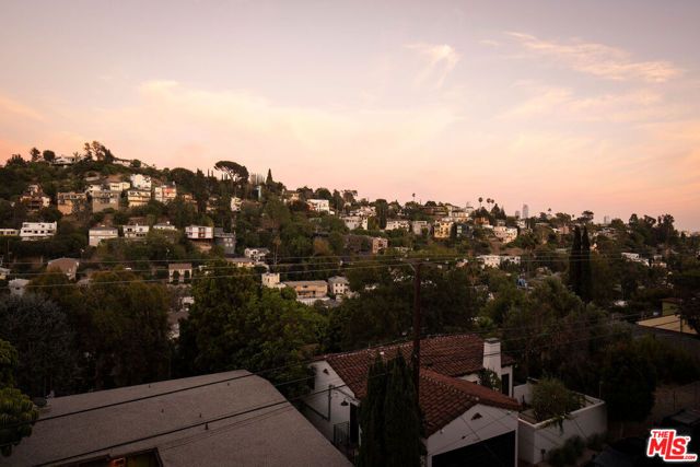 1825 Redesdale Avenue, Los Angeles, CA 90026