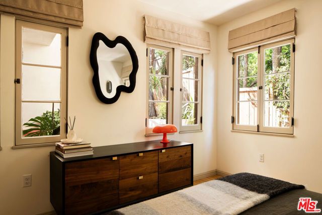 1825 Redesdale Avenue, Los Angeles, CA 90026