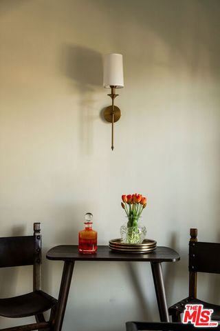 1825 Redesdale Avenue, Los Angeles, CA 90026