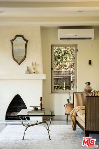 1825 Redesdale Avenue, Los Angeles, CA 90026