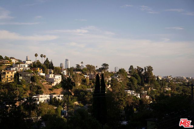 1825 Redesdale Avenue, Los Angeles, CA 90026