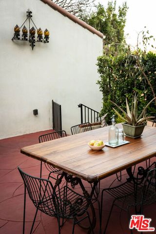 1825 Redesdale Avenue, Los Angeles, CA 90026