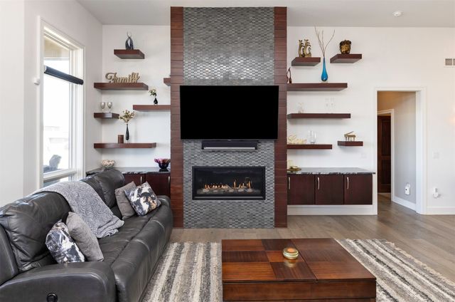 505 NE Dellwood Court, Waukee, IA 50263