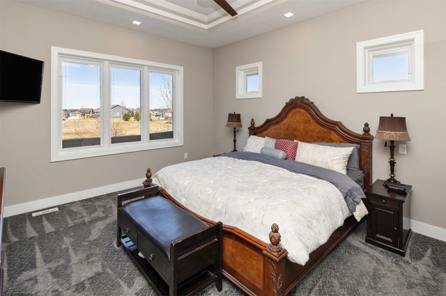 505 NE Dellwood Court, Waukee, IA 50263