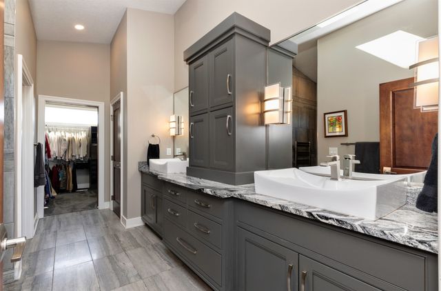 505 NE Dellwood Court, Waukee, IA 50263