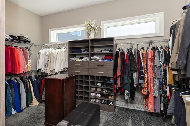 505 NE Dellwood Court, Waukee, IA 50263