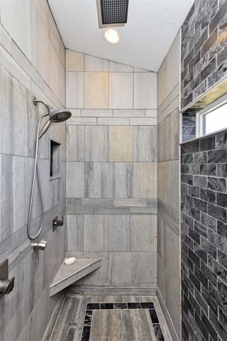 505 NE Dellwood Court, Waukee, IA 50263