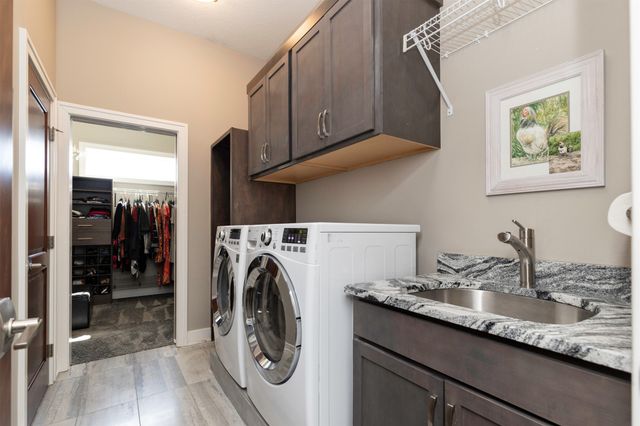 505 NE Dellwood Court, Waukee, IA 50263