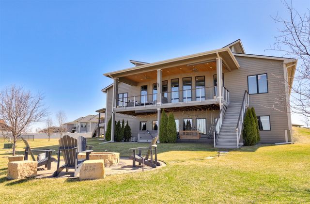 505 NE Dellwood Court, Waukee, IA 50263