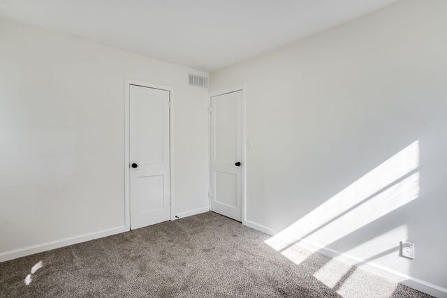 622 Sylvan Ln, Wichita, KS 67218