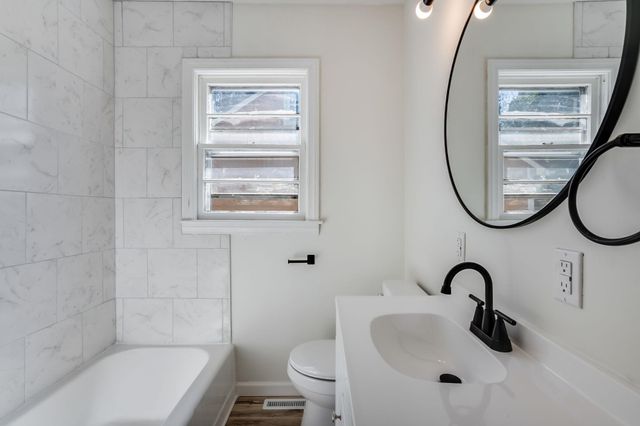 622 Sylvan Ln, Wichita, KS 67218