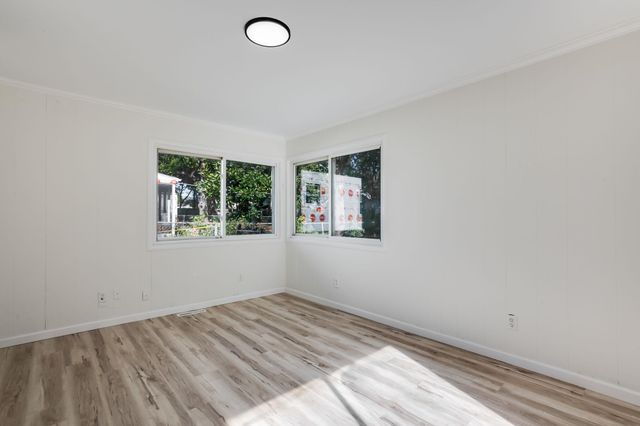 622 Sylvan Ln, Wichita, KS 67218