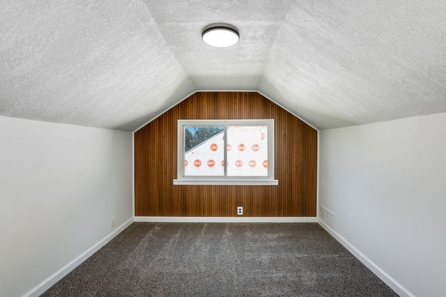 622 Sylvan Ln, Wichita, KS 67218