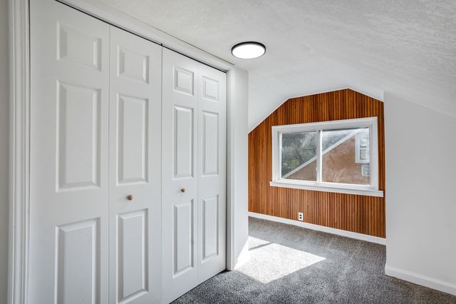 622 Sylvan Ln, Wichita, KS 67218