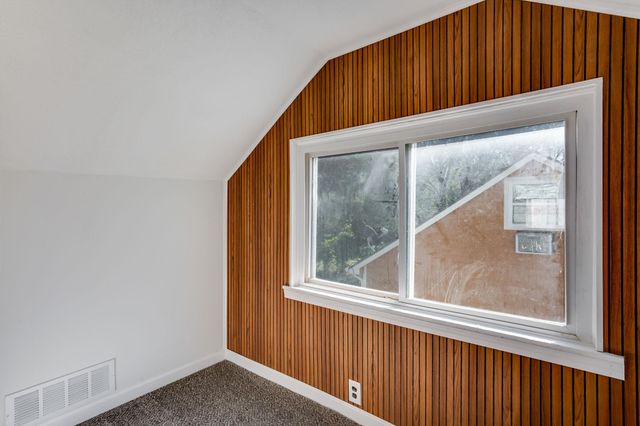 622 Sylvan Ln, Wichita, KS 67218