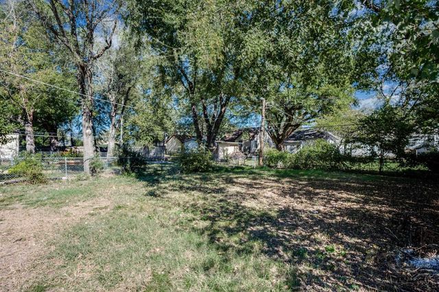 622 Sylvan Ln, Wichita, KS 67218