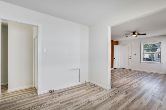 622 Sylvan Ln, Wichita, KS 67218