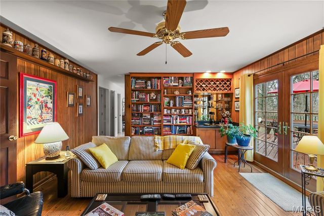 421 Andover Lane, Ballwin, MO 63011