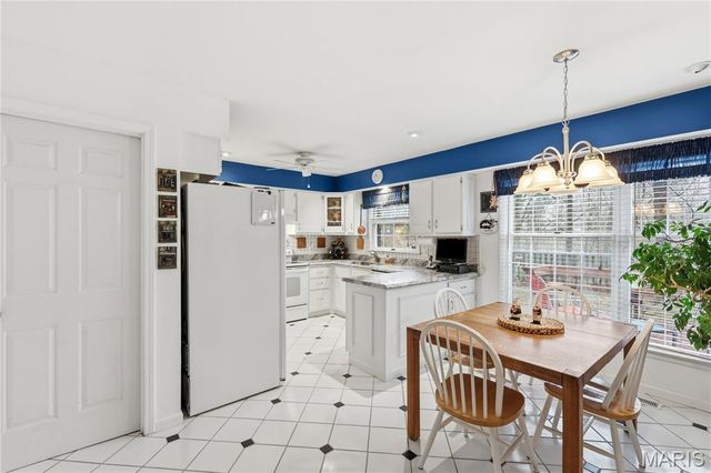 421 Andover Lane, Ballwin, MO 63011