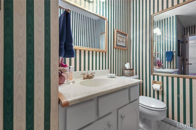 421 Andover Lane, Ballwin, MO 63011