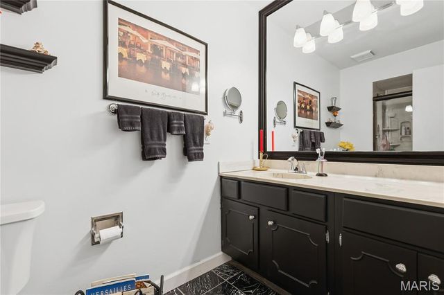 421 Andover Lane, Ballwin, MO 63011