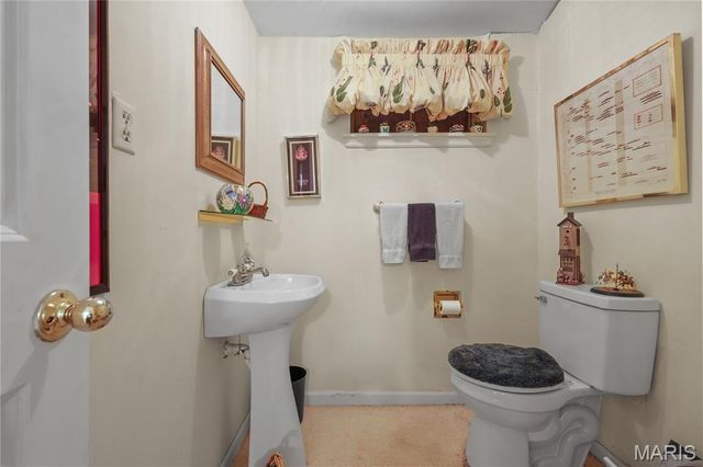 421 Andover Lane, Ballwin, MO 63011