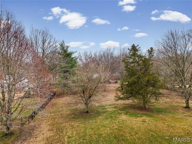 421 Andover Lane, Ballwin, MO 63011