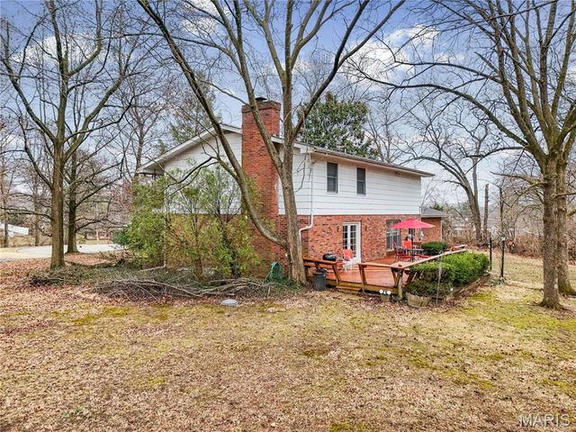 421 Andover Lane, Ballwin, MO 63011