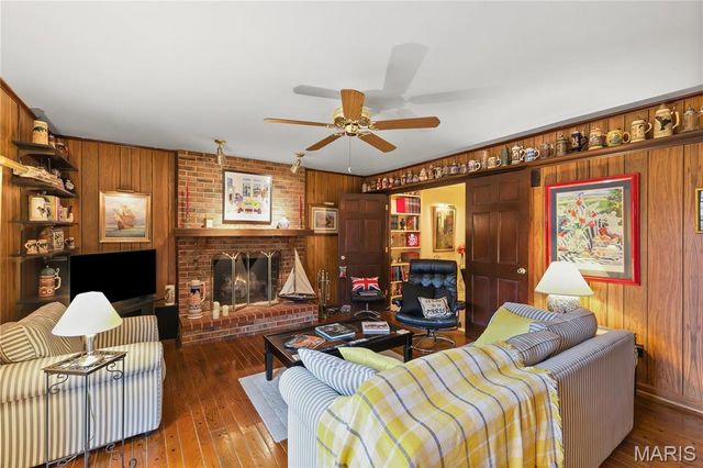 421 Andover Lane, Ballwin, MO 63011