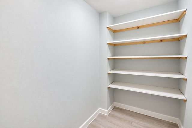 1755 Rand Road 10, Des Plaines, IL 60016