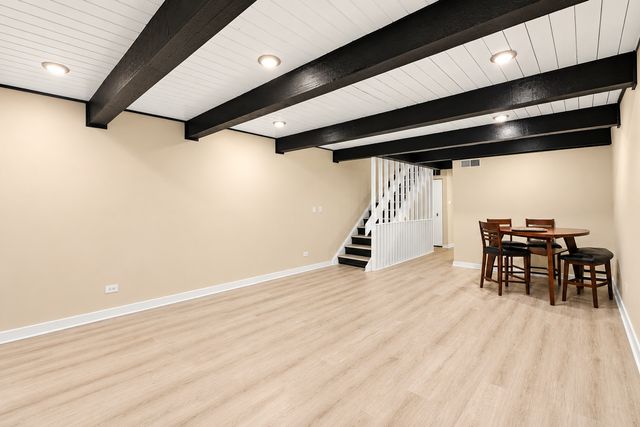 1755 Rand Road 10, Des Plaines, IL 60016