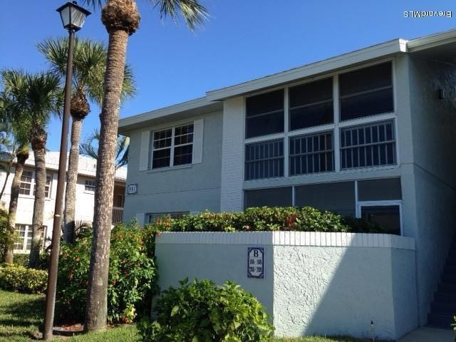 987 Sonesta Avenue NE 207, Palm Bay, FL 32905