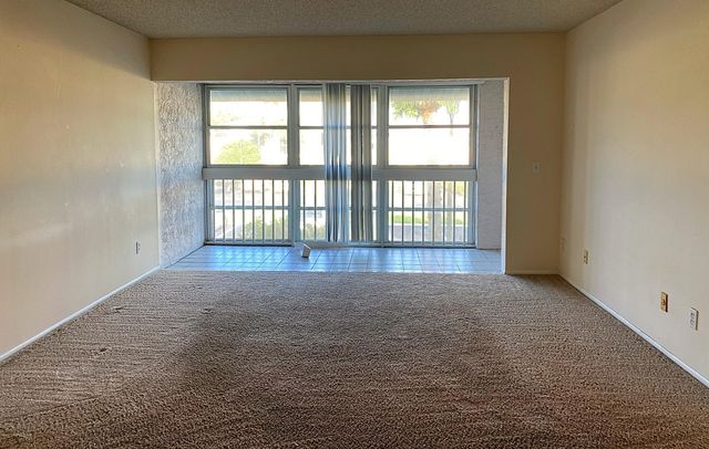 987 Sonesta Avenue NE 207, Palm Bay, FL 32905