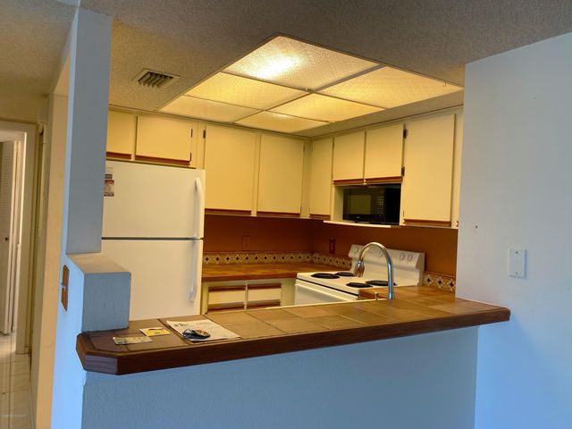 987 Sonesta Avenue NE 207, Palm Bay, FL 32905