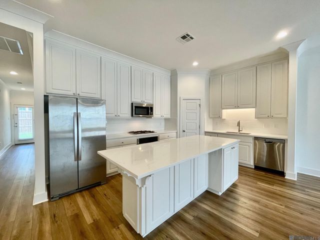 9135 Southlawn Dr, Baton Rouge, LA 70810