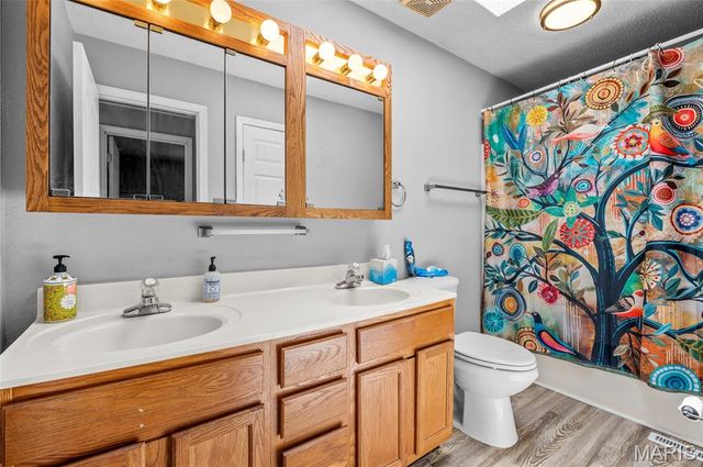 229 Chouteau Point, Pontoon Beach, IL 62040