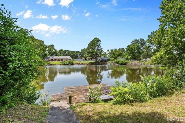 229 Chouteau Point, Pontoon Beach, IL 62040