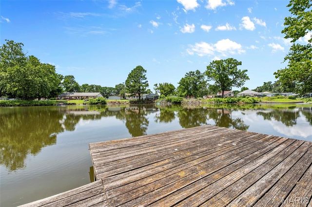229 Chouteau Point, Pontoon Beach, IL 62040