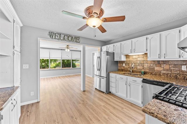 229 Chouteau Point, Pontoon Beach, IL 62040
