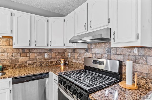 229 Chouteau Point, Pontoon Beach, IL 62040