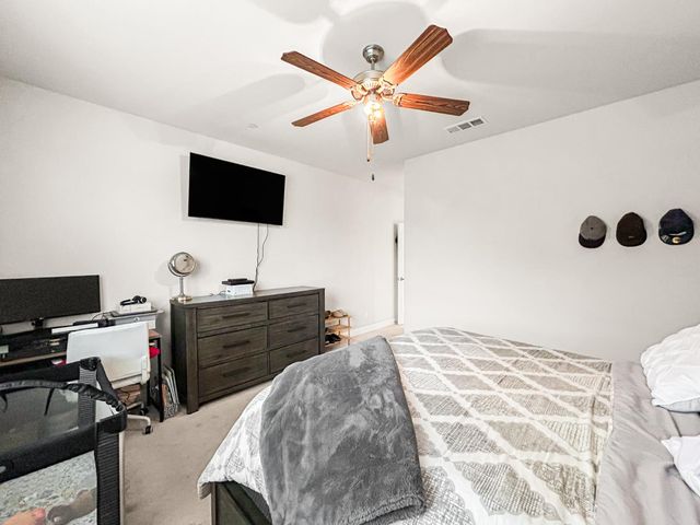 2709 Pontiac Avenue, Clovis, CA 93611