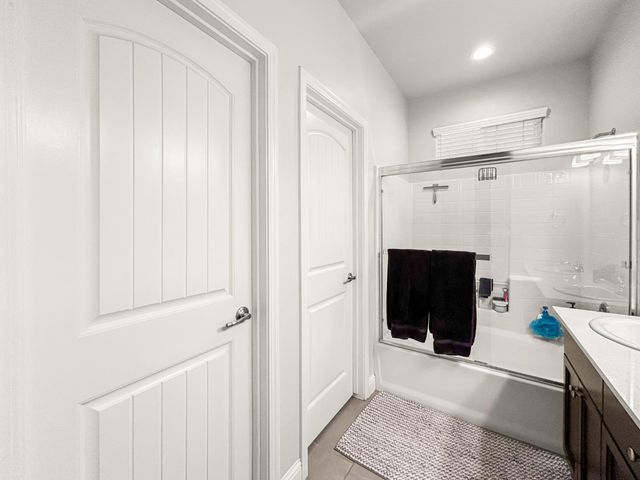 2709 Pontiac Avenue, Clovis, CA 93611