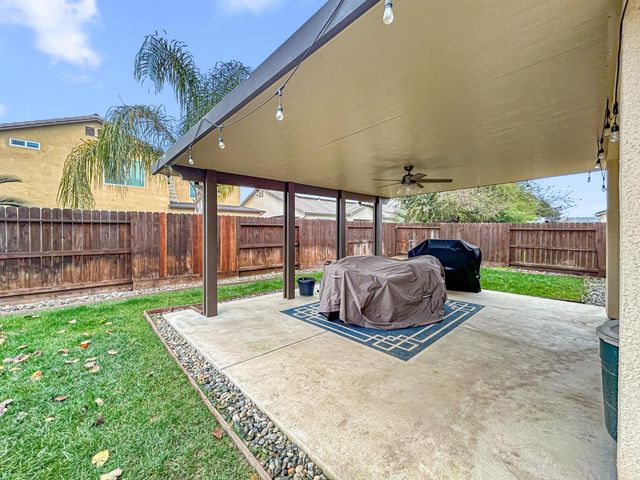 2709 Pontiac Avenue, Clovis, CA 93611