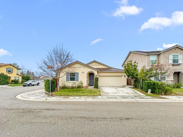 2709 Pontiac Avenue, Clovis, CA 93611