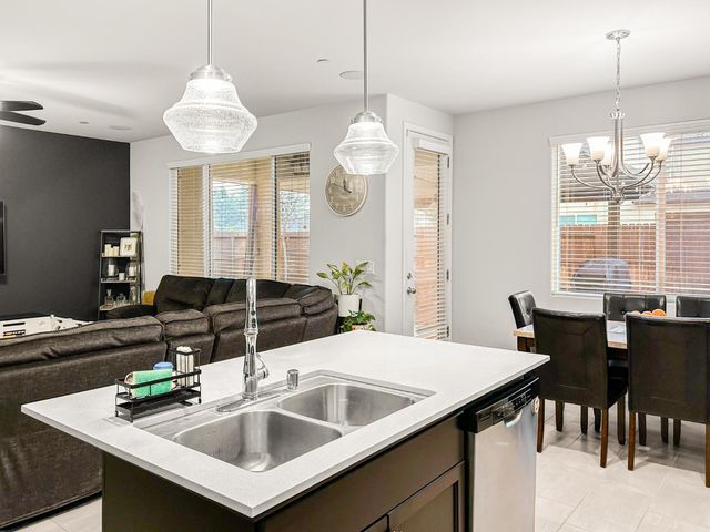 2709 Pontiac Avenue, Clovis, CA 93611