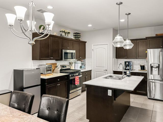 2709 Pontiac Avenue, Clovis, CA 93611