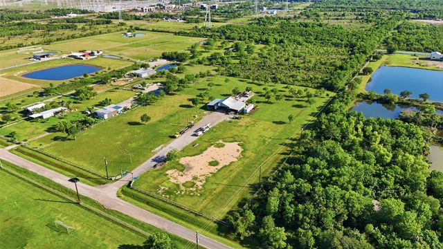 5704 Avenue Q W, Dickinson, TX 77539
