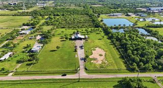 5704 Avenue Q W, Dickinson, TX 77539