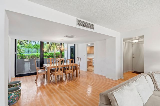 6885 N OCEAN Boulevard 1010, Ocean Ridge, FL 33435